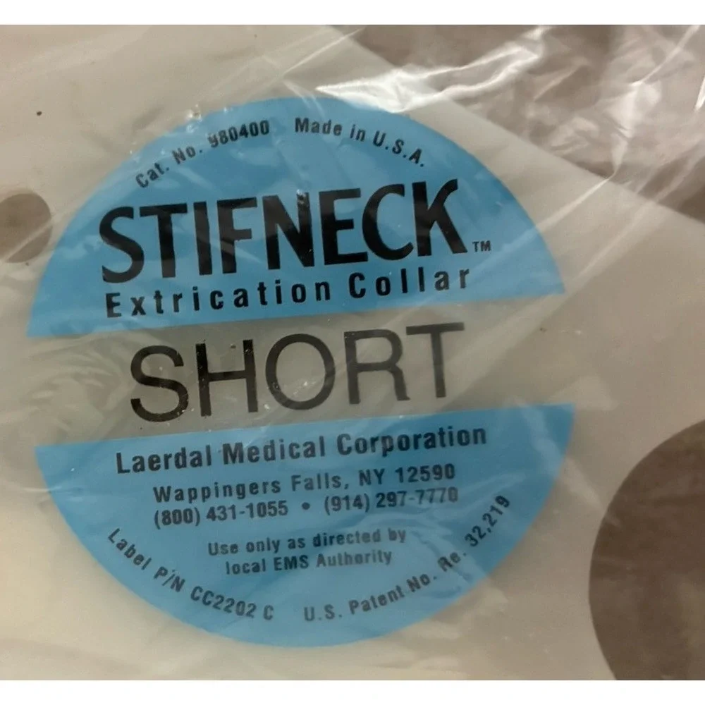 Laerdal 980400 Stifneck Short Extrication Collar Adult NEW